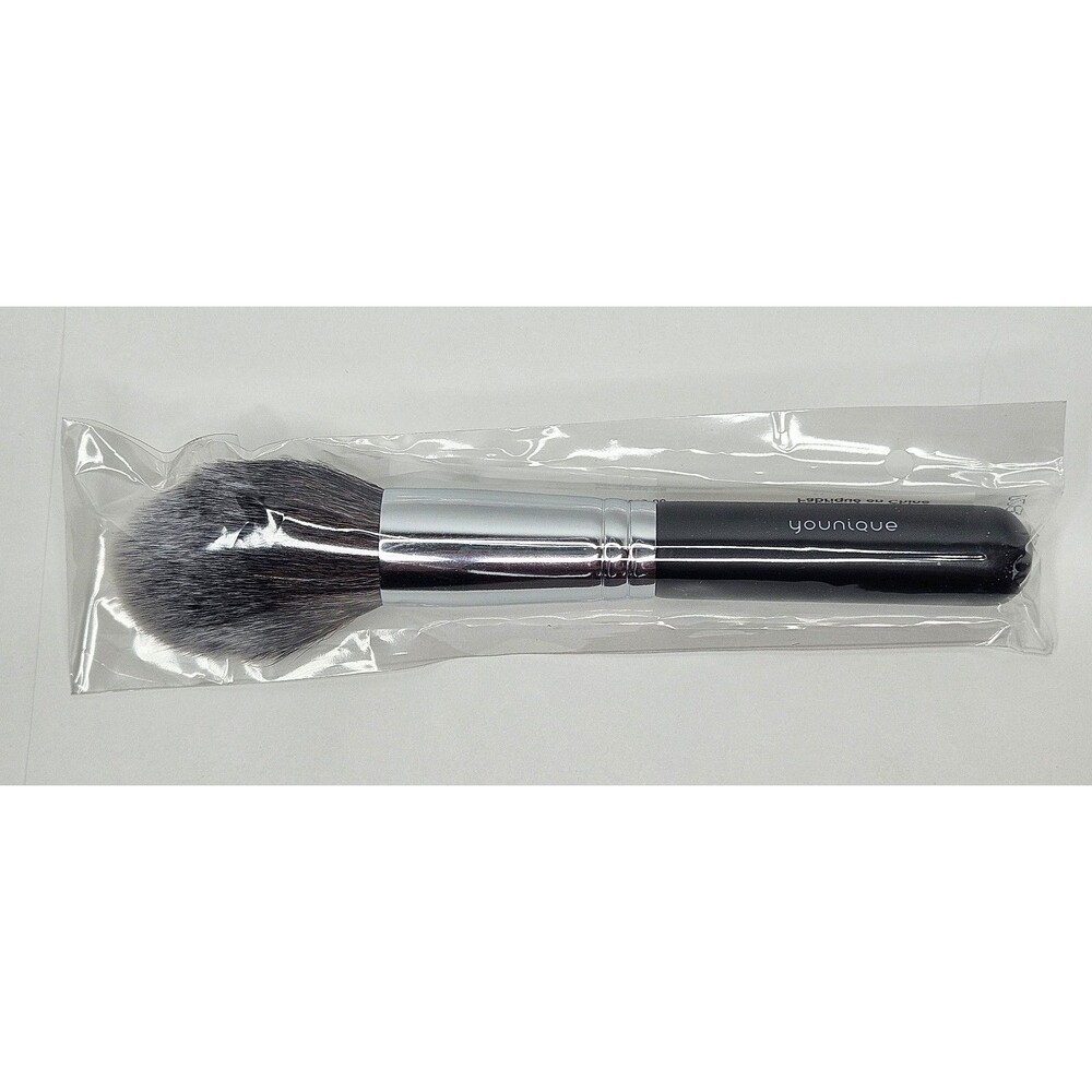 Younique Setting Powder Brush New Sealed